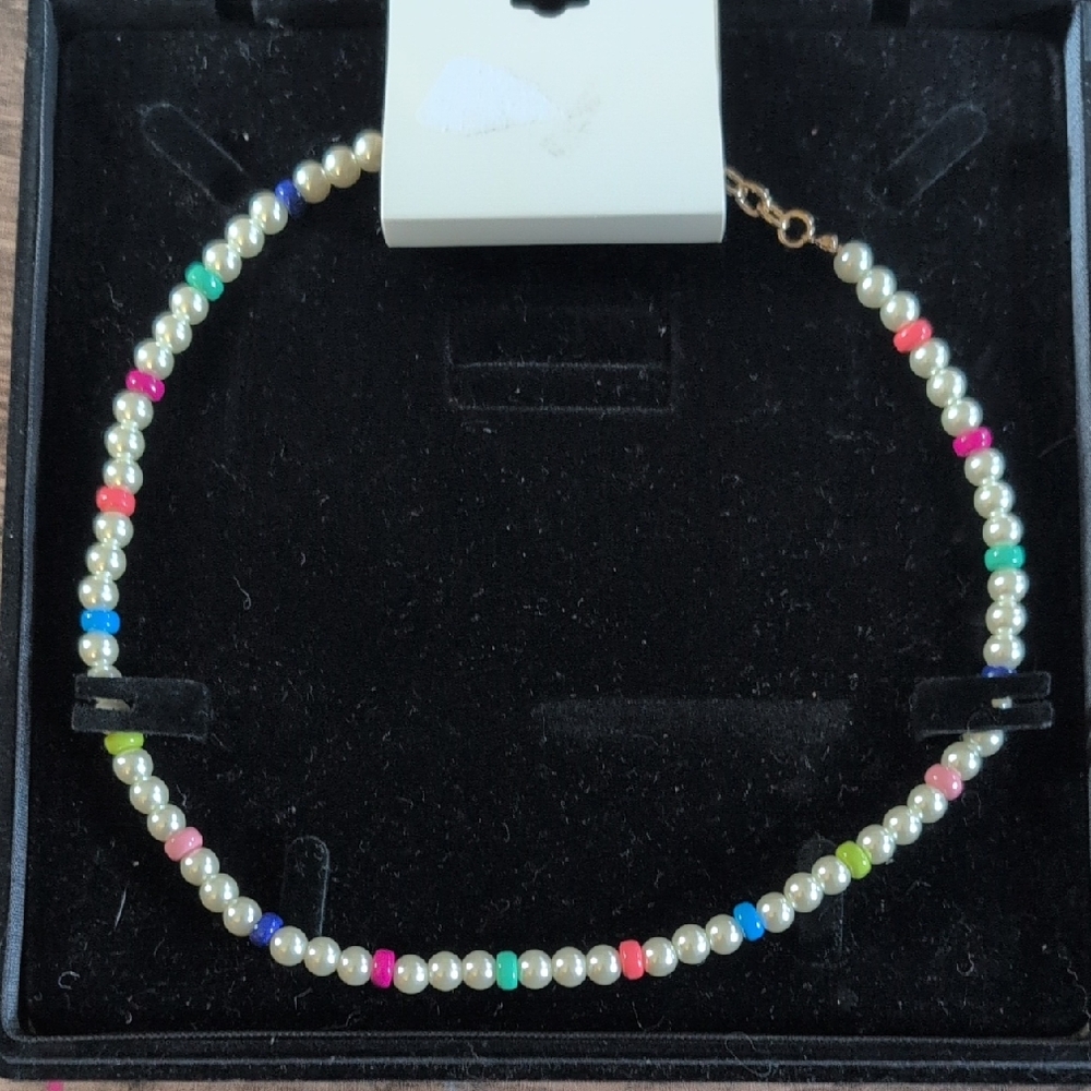 Elegant Pink and Green Necklace with Beaded Design